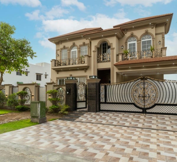 Elegant metal swing gate