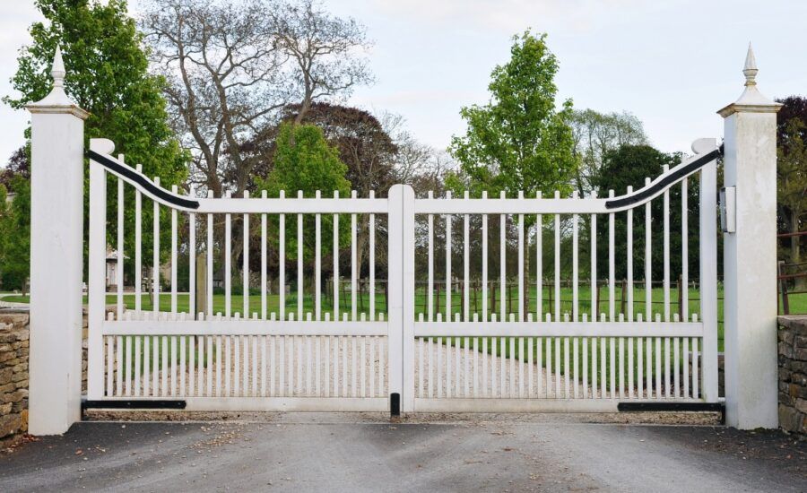 Electric gate stuck and not opening at residential property