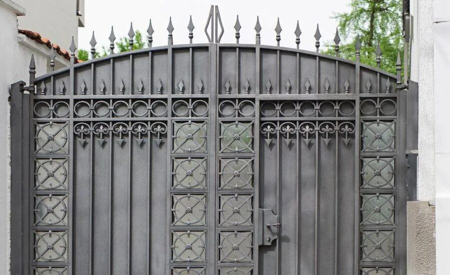 Best Gate Materials for Coastal and Hillside LA