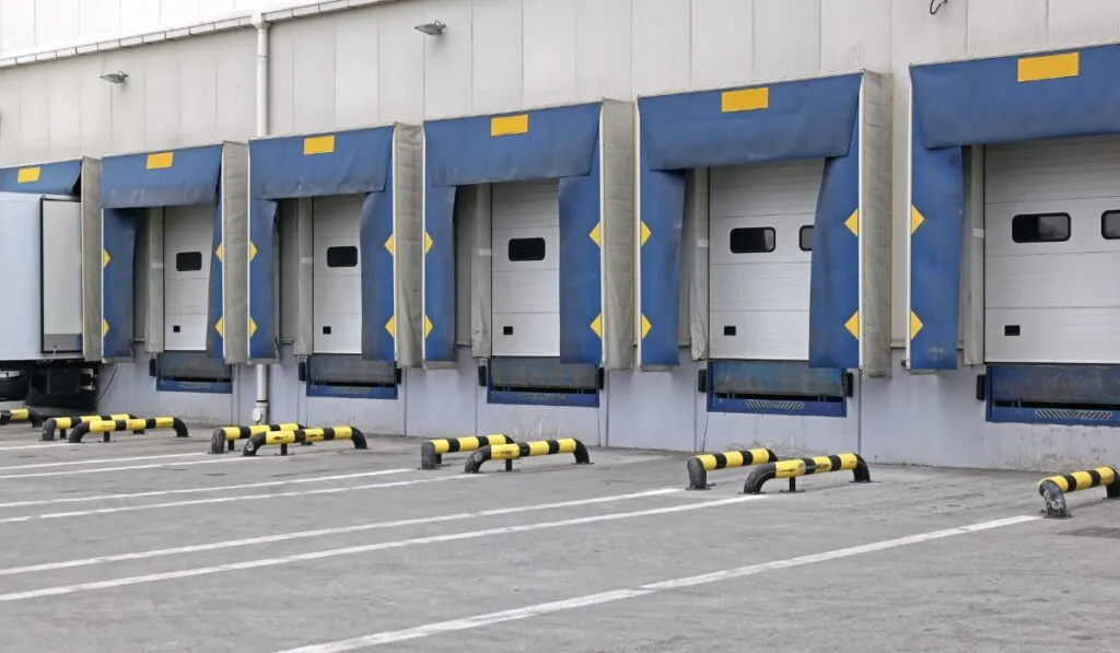 dock seal and dock shelter differences