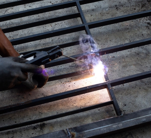 Stainless steel gate welding proces