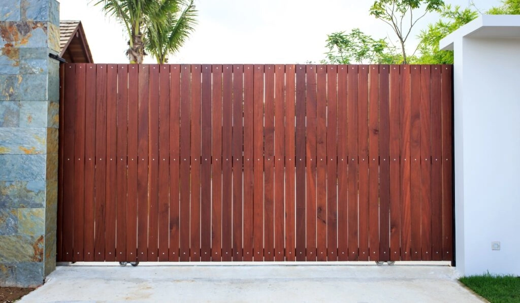 Emergency gate repair service