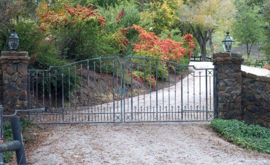 Driveway Gate Replacement Cost in Los Angeles